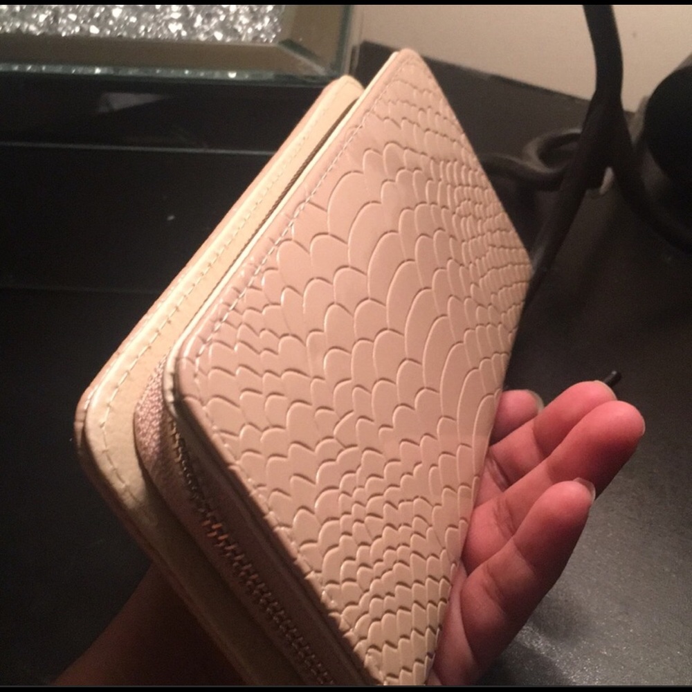 Cream wallet
